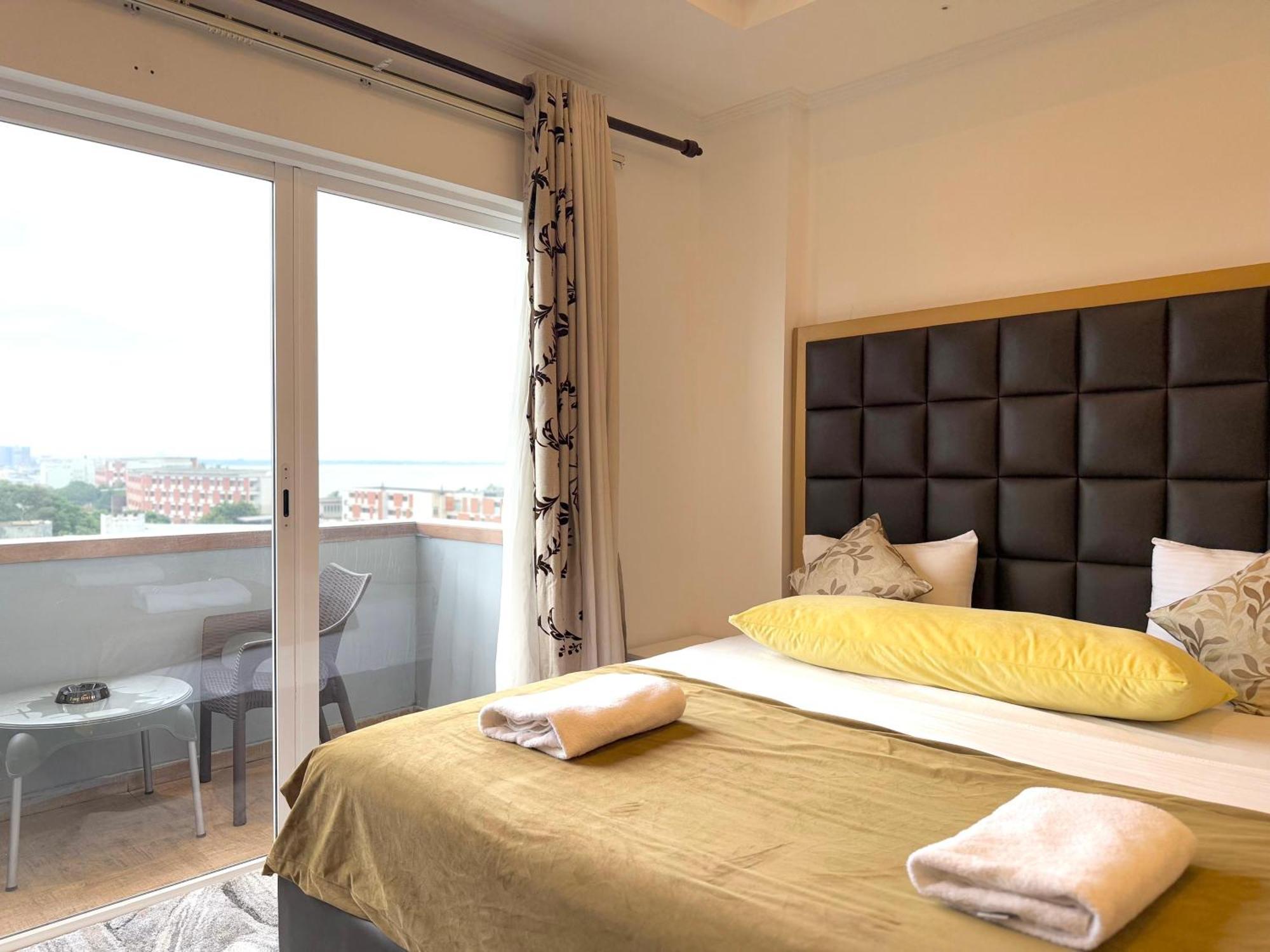 Ocean Breeze Negombo- Tidesend Luxury Beach Apartments Exterior foto